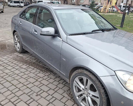 Серый Мерседес Ц-Класс, объемом двигателя 2.15 л и пробегом 243 тыс. км за 10900 $, фото 3 на Automoto.ua