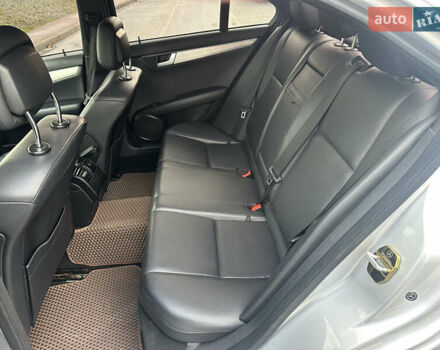 Серый Мерседес Ц-Класс, объемом двигателя 1.8 л и пробегом 236 тыс. км за 11500 $, фото 22 на Automoto.ua