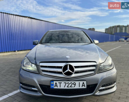 Серый Мерседес Ц-Класс, объемом двигателя 1.8 л и пробегом 243 тыс. км за 9000 $, фото 1 на Automoto.ua