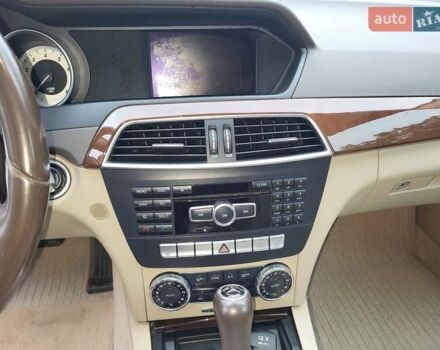 Серый Мерседес Ц-Класс, объемом двигателя 1.8 л и пробегом 209 тыс. км за 11500 $, фото 16 на Automoto.ua