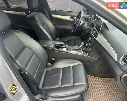 Серый Мерседес Ц-Класс, объемом двигателя 1.8 л и пробегом 236 тыс. км за 11500 $, фото 29 на Automoto.ua