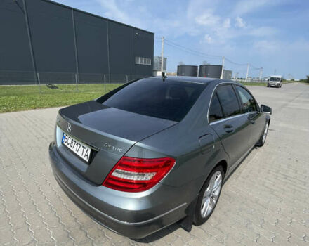 Сірий Мерседес Ц-Клас, об'ємом двигуна 2.14 л та пробігом 160 тис. км за 14000 $, фото 7 на Automoto.ua