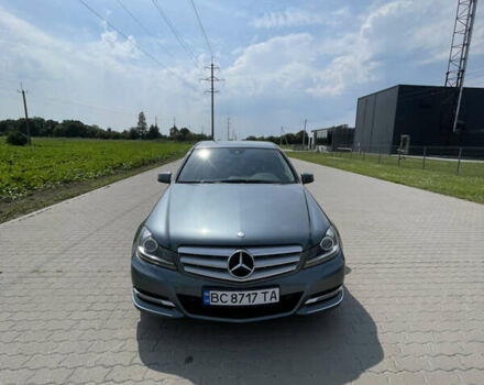 Сірий Мерседес Ц-Клас, об'ємом двигуна 2.14 л та пробігом 160 тис. км за 14000 $, фото 1 на Automoto.ua