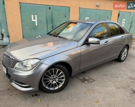 Серый Мерседес Ц-Класс, объемом двигателя 1.8 л и пробегом 165 тыс. км за 11500 $, фото 2 на Automoto.ua