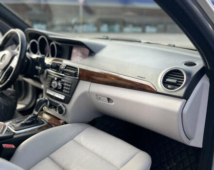 Серый Мерседес Ц-Класс, объемом двигателя 1.8 л и пробегом 243 тыс. км за 9000 $, фото 16 на Automoto.ua