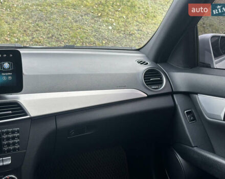 Серый Мерседес Ц-Класс, объемом двигателя 1.8 л и пробегом 236 тыс. км за 11500 $, фото 33 на Automoto.ua