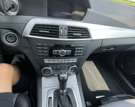 Сірий Мерседес Ц-Клас, об'ємом двигуна 2.14 л та пробігом 160 тис. км за 14000 $, фото 22 на Automoto.ua