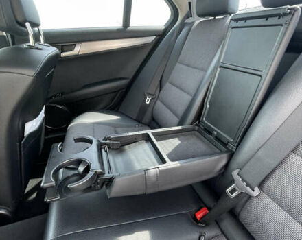 Сірий Мерседес Ц-Клас, об'ємом двигуна 2.14 л та пробігом 160 тис. км за 14000 $, фото 29 на Automoto.ua