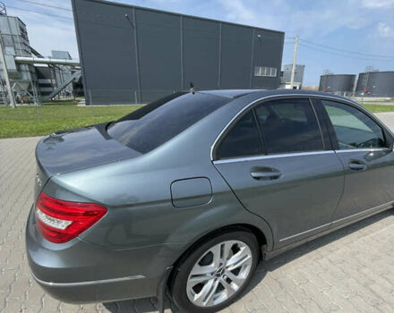 Сірий Мерседес Ц-Клас, об'ємом двигуна 2.14 л та пробігом 160 тис. км за 14000 $, фото 8 на Automoto.ua