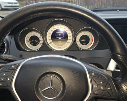 Серый Мерседес Ц-Класс, объемом двигателя 2.15 л и пробегом 243 тыс. км за 10900 $, фото 9 на Automoto.ua