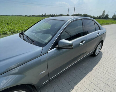 Сірий Мерседес Ц-Клас, об'ємом двигуна 2.14 л та пробігом 160 тис. км за 14000 $, фото 3 на Automoto.ua