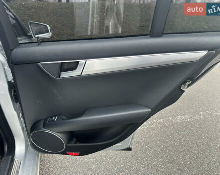 Серый Мерседес Ц-Класс, объемом двигателя 1.8 л и пробегом 236 тыс. км за 11500 $, фото 24 на Automoto.ua