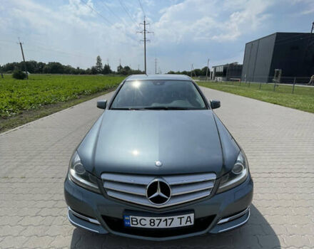 Сірий Мерседес Ц-Клас, об'ємом двигуна 2.14 л та пробігом 160 тис. км за 14000 $, фото 12 на Automoto.ua