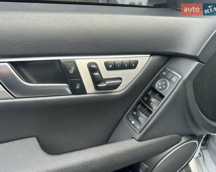 Серый Мерседес Ц-Класс, объемом двигателя 1.8 л и пробегом 236 тыс. км за 11500 $, фото 16 на Automoto.ua