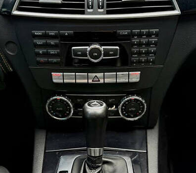 Серый Мерседес Ц-Класс, объемом двигателя 1.8 л и пробегом 207 тыс. км за 10399 $, фото 27 на Automoto.ua