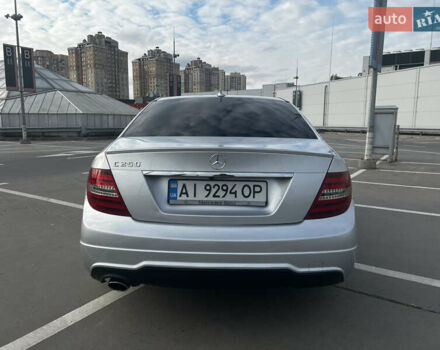 Мерседес Ц-Клас 2011 у Києві на Automoto.ua Сірий Мерседес Ц-Клас, об'ємом двигуна 1.8 л та пробігом 234 тис. км за 11200 $, фото 6 на Automoto.ua