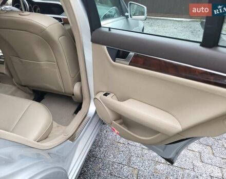 Серый Мерседес Ц-Класс, объемом двигателя 1.8 л и пробегом 209 тыс. км за 11500 $, фото 12 на Automoto.ua