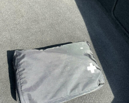 Сірий Мерседес Ц-Клас, об'ємом двигуна 2.14 л та пробігом 160 тис. км за 14000 $, фото 31 на Automoto.ua