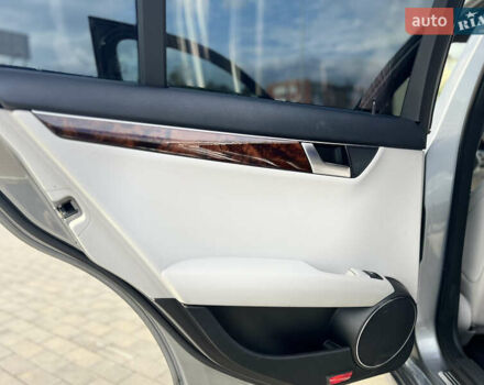 Серый Мерседес Ц-Класс, объемом двигателя 1.8 л и пробегом 243 тыс. км за 9000 $, фото 13 на Automoto.ua