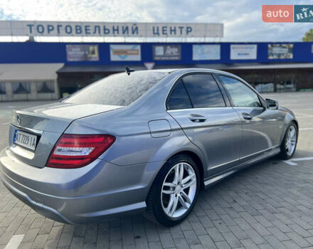 Серый Мерседес Ц-Класс, объемом двигателя 1.8 л и пробегом 243 тыс. км за 9000 $, фото 8 на Automoto.ua