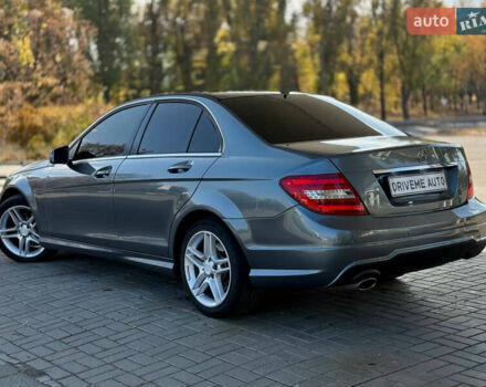 Серый Мерседес Ц-Класс, объемом двигателя 1.8 л и пробегом 207 тыс. км за 10399 $, фото 6 на Automoto.ua