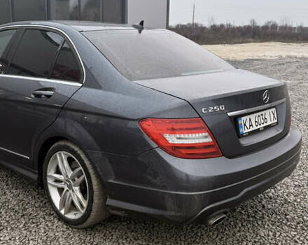 Серый Мерседес Ц-Класс, объемом двигателя 1.8 л и пробегом 190 тыс. км за 10500 $, фото 2 на Automoto.ua