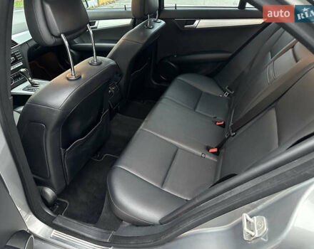 Серый Мерседес Ц-Класс, объемом двигателя 1.8 л и пробегом 135 тыс. км за 12000 $, фото 17 на Automoto.ua