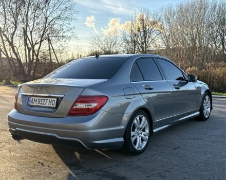 Серый Мерседес Ц-Класс, объемом двигателя 2.1 л и пробегом 259 тыс. км за 12200 $, фото 3 на Automoto.ua