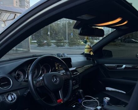 Сірий Мерседес Ц-Клас, об'ємом двигуна 3 л та пробігом 195 тис. км за 12000 $, фото 6 на Automoto.ua