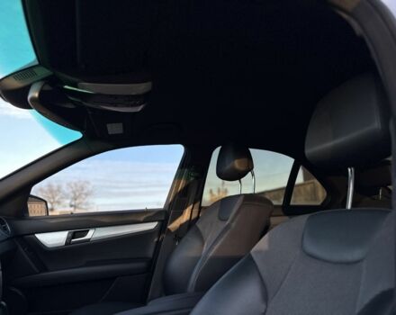 Серый Мерседес Ц-Класс, объемом двигателя 2.1 л и пробегом 259 тыс. км за 12200 $, фото 13 на Automoto.ua