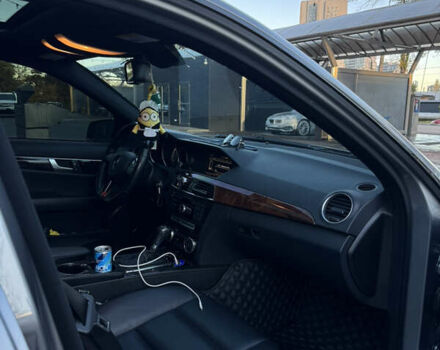 Серый Мерседес Ц-Класс, объемом двигателя 3 л и пробегом 195 тыс. км за 14500 $, фото 16 на Automoto.ua