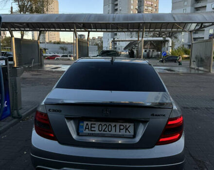 Серый Мерседес Ц-Класс, объемом двигателя 3 л и пробегом 195 тыс. км за 14500 $, фото 10 на Automoto.ua