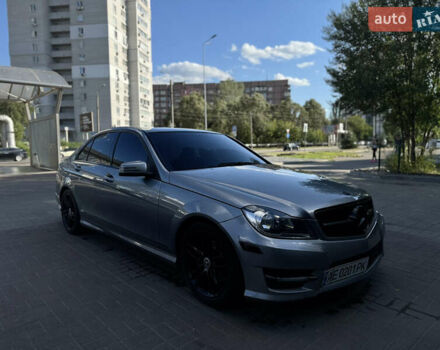 Серый Мерседес Ц-Класс, объемом двигателя 3 л и пробегом 195 тыс. км за 14500 $, фото 2 на Automoto.ua