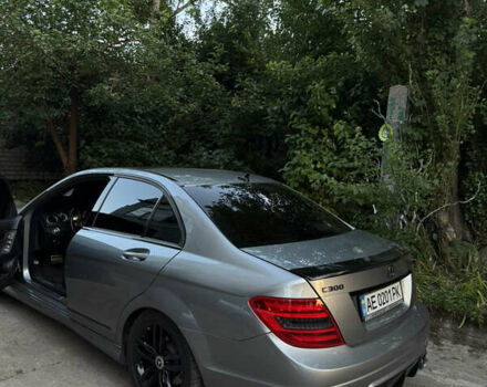 Серый Мерседес Ц-Класс, объемом двигателя 3 л и пробегом 195 тыс. км за 14500 $, фото 6 на Automoto.ua