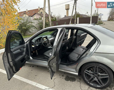 Серый Мерседес Ц-Класс, объемом двигателя 1.8 л и пробегом 135 тыс. км за 12000 $, фото 12 на Automoto.ua