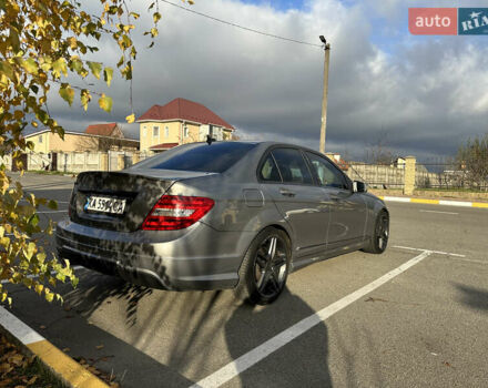 Серый Мерседес Ц-Класс, объемом двигателя 1.8 л и пробегом 135 тыс. км за 12000 $, фото 9 на Automoto.ua