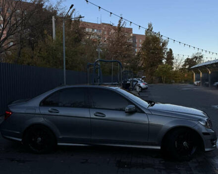 Серый Мерседес Ц-Класс, объемом двигателя 3 л и пробегом 195 тыс. км за 14500 $, фото 8 на Automoto.ua