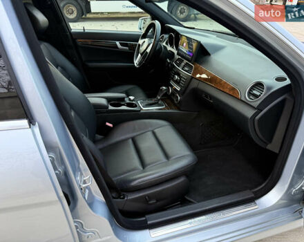 Серый Мерседес Ц-Класс, объемом двигателя 1.8 л и пробегом 63 тыс. км за 10900 $, фото 19 на Automoto.ua
