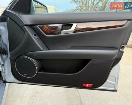 Серый Мерседес Ц-Класс, объемом двигателя 1.8 л и пробегом 63 тыс. км за 10900 $, фото 18 на Automoto.ua