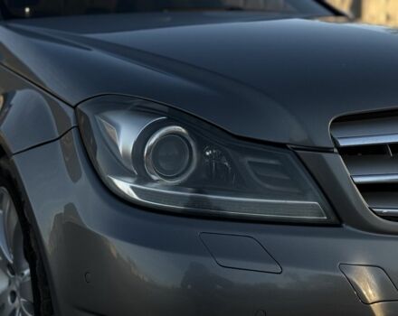 Серый Мерседес Ц-Класс, объемом двигателя 2.1 л и пробегом 259 тыс. км за 12200 $, фото 22 на Automoto.ua