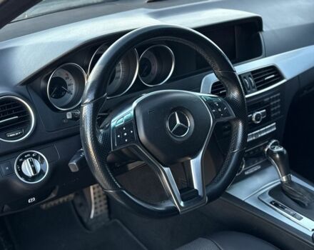 Серый Мерседес Ц-Класс, объемом двигателя 2.1 л и пробегом 259 тыс. км за 12200 $, фото 11 на Automoto.ua