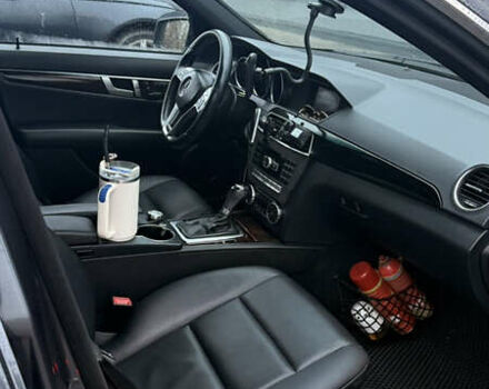 Серый Мерседес Ц-Класс, объемом двигателя 1.8 л и пробегом 190 тыс. км за 10500 $, фото 4 на Automoto.ua