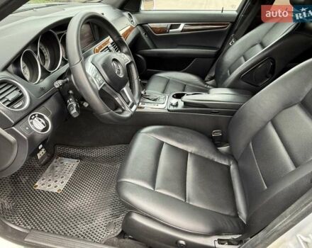 Серый Мерседес Ц-Класс, объемом двигателя 3 л и пробегом 220 тыс. км за 11600 $, фото 36 на Automoto.ua