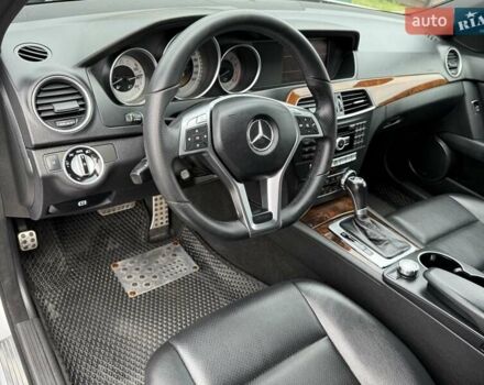 Серый Мерседес Ц-Класс, объемом двигателя 3 л и пробегом 220 тыс. км за 11600 $, фото 39 на Automoto.ua