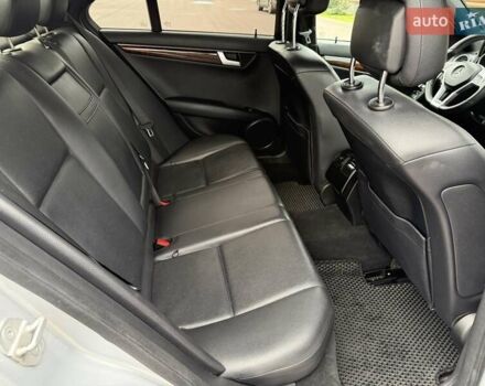 Серый Мерседес Ц-Класс, объемом двигателя 3 л и пробегом 220 тыс. км за 11600 $, фото 48 на Automoto.ua