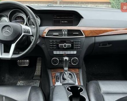 Серый Мерседес Ц-Класс, объемом двигателя 3 л и пробегом 220 тыс. км за 11600 $, фото 56 на Automoto.ua