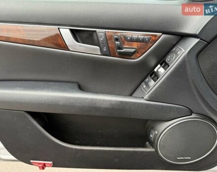 Серый Мерседес Ц-Класс, объемом двигателя 3 л и пробегом 220 тыс. км за 11600 $, фото 42 на Automoto.ua