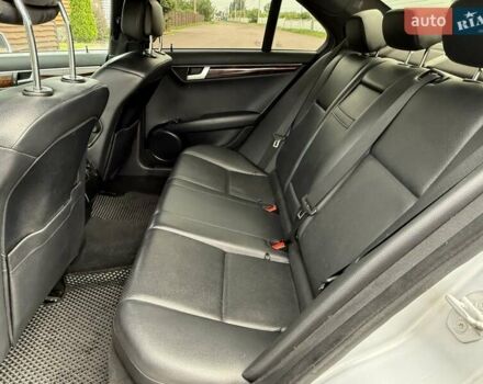 Серый Мерседес Ц-Класс, объемом двигателя 3 л и пробегом 220 тыс. км за 11600 $, фото 44 на Automoto.ua