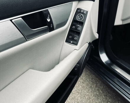 Сірий Мерседес Ц-Клас, об'ємом двигуна 1.8 л та пробігом 201 тис. км за 10000 $, фото 9 на Automoto.ua