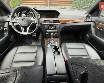 Серый Мерседес Ц-Класс, объемом двигателя 3 л и пробегом 220 тыс. км за 11600 $, фото 58 на Automoto.ua